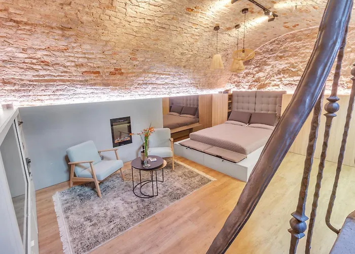 Historic & Modern Arch-studio - Arcloft07 Apartment