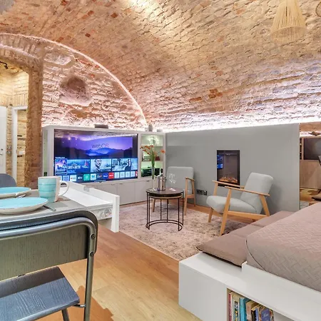 Historic & Modern Arch-studio - Arcloft07 Apartment Vilnius